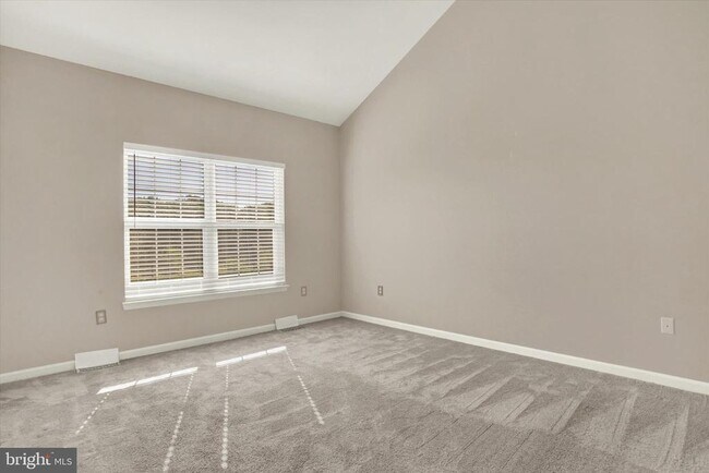Building Photo - 6444 Terrace Ct