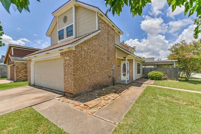Building Photo - 5821 Guadalupe Dr
