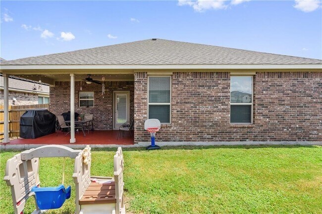 Building Photo - 601 Flag Ln