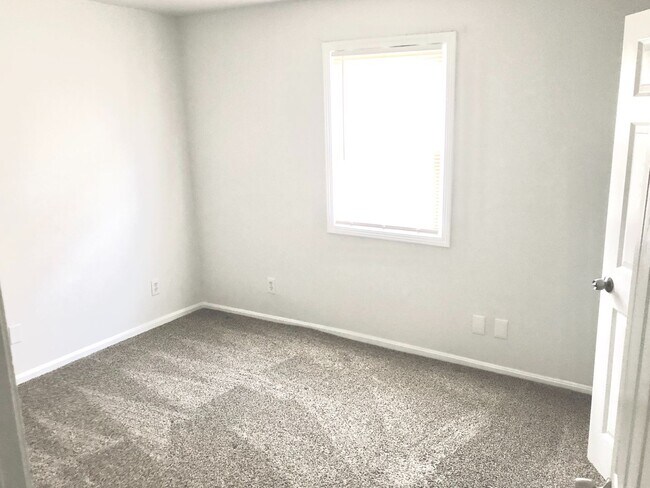 Building Photo - Delaware Duplex