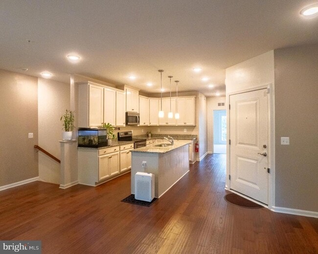 Building Photo - 13933 Hollow Wind Way