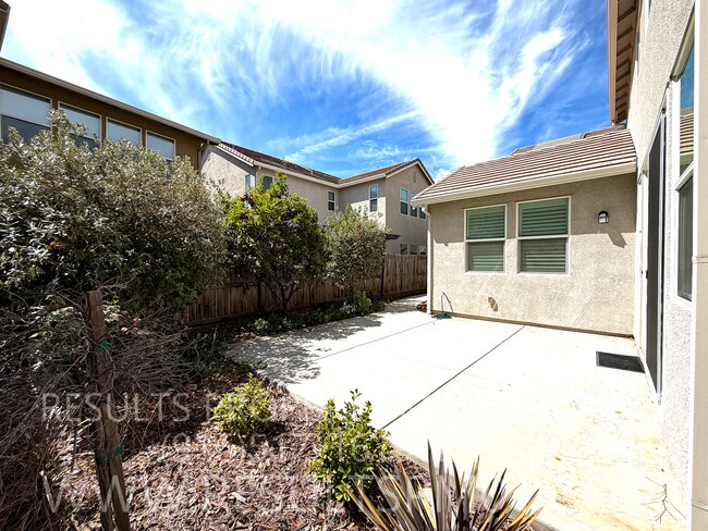 Building Photo - 1280 Goldenrod Way
