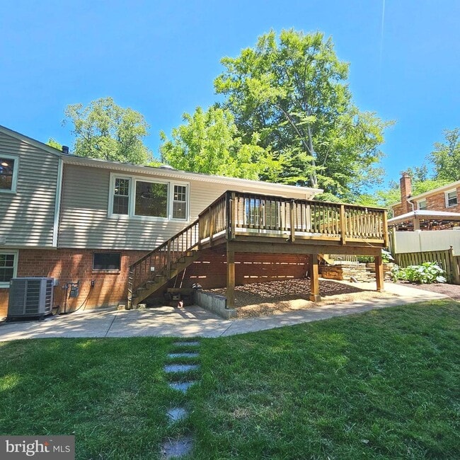 Building Photo - 8925 Falling Creek Ct