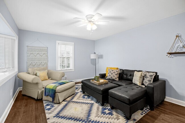 Building Photo - Fully Furnished 2-Bedroom Mid-Term Rental with Utilities Included