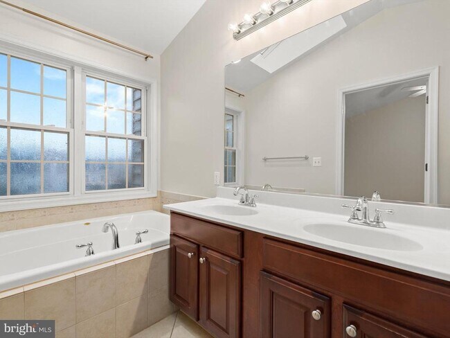 Building Photo - 2807 Cornet Ct