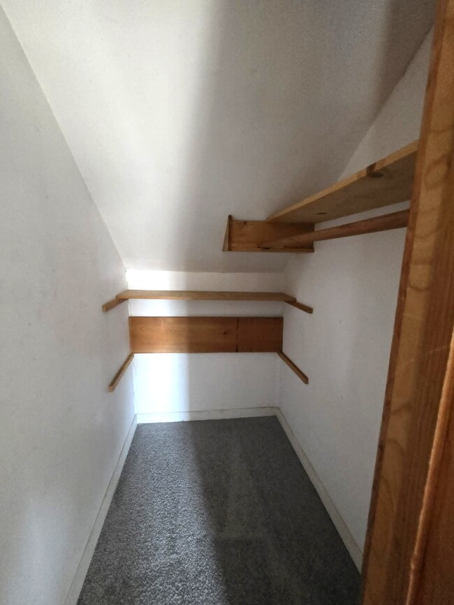 Building Photo - 406 Grove Pl