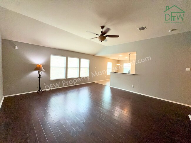 Building Photo - Charming 3 Bed / 2 Bath Home for Lease in Heritage Glen — Fort Worth