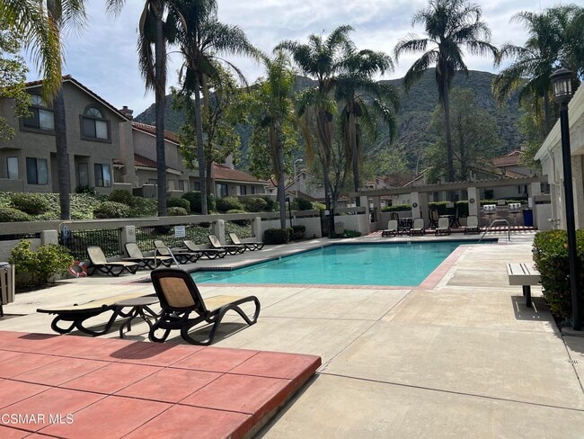 Building Photo - 831 Paseo Serenata