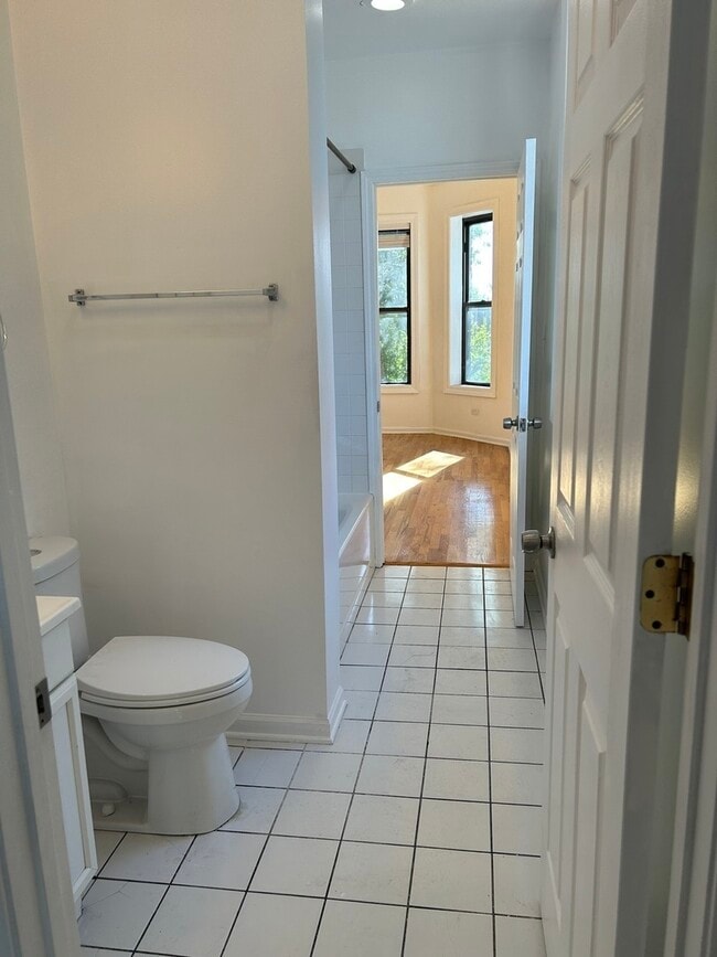 Building Photo - 363 E 59th St