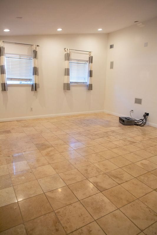 Building Photo - 5200 Valley Circle Blvd