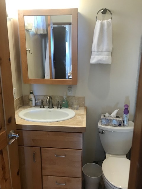 Bathroom - Sink /Toilet - 14 Tano Rd