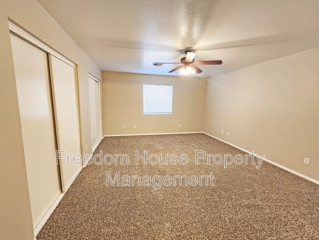 Building Photo - 200 S Mount Charleston Dr E