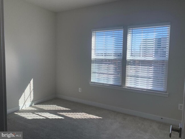 Building Photo - 14036 Sunrise Valley Dr