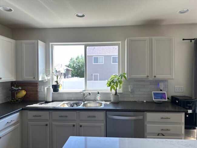 Building Photo - 3454 Godwit Dr