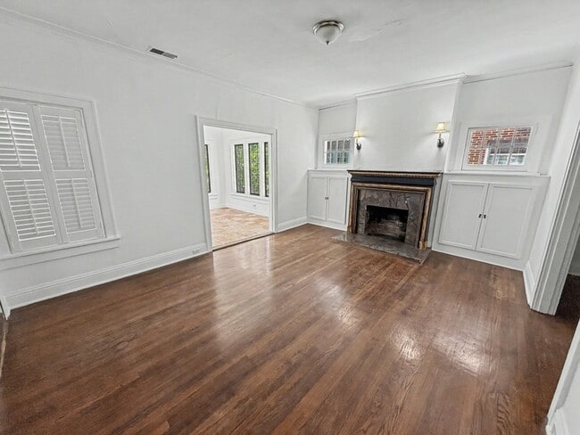 Building Photo - 340 N McLean Blvd