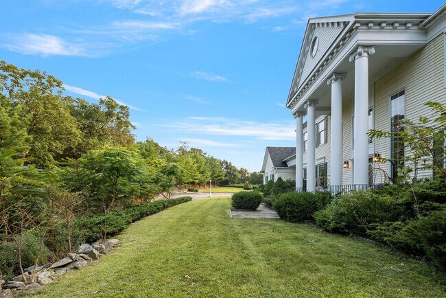 Building Photo - 321 Museum Village Rd