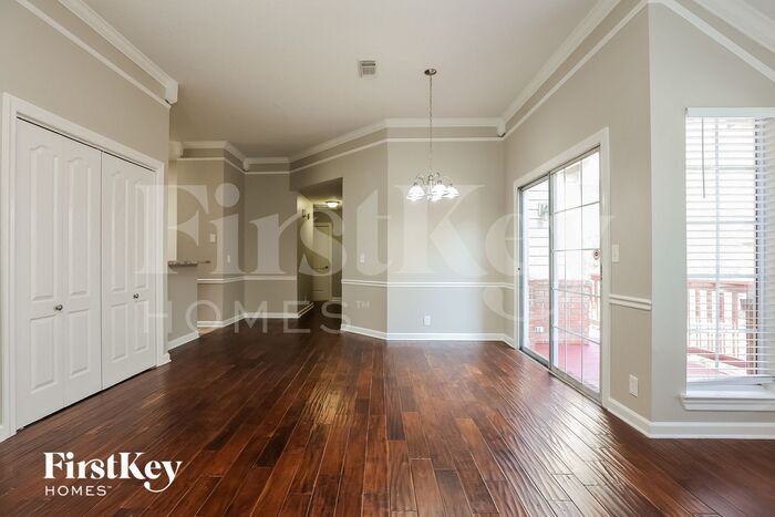 Building Photo - 5028 W Oak Highland Dr