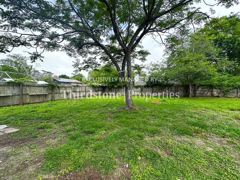 Building Photo - 1803 Wofford Ave