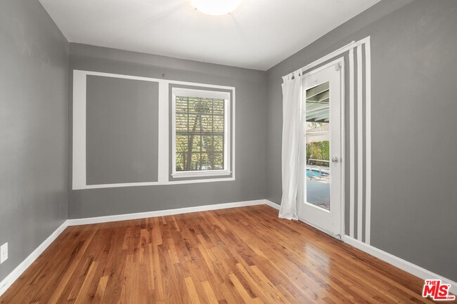 Building Photo - 6218 Balcom Ave