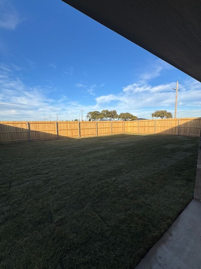 Building Photo - New build "Be the 1st to live THERE" 3/2/2 CISD 1/2 off special 1st month's rent