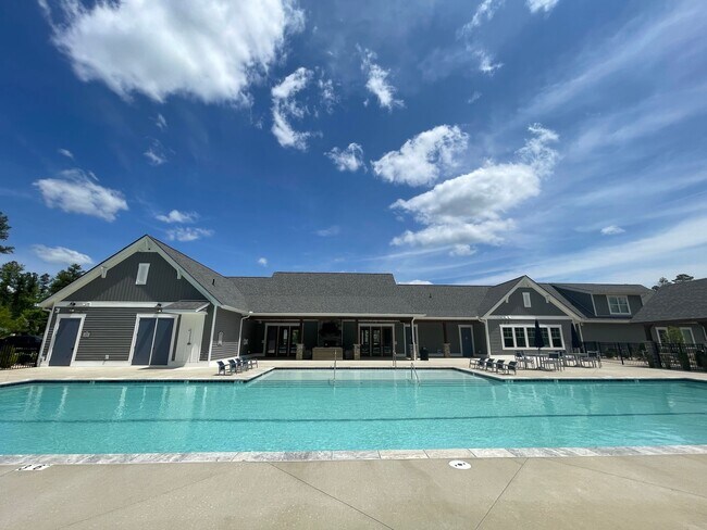 Building Photo - Cardinal | 4 Bed 2.5 Bath | Garage | 1895 sf | $2959-$3255 | 8, 9, 10, 12, 14, and 15 month lease...