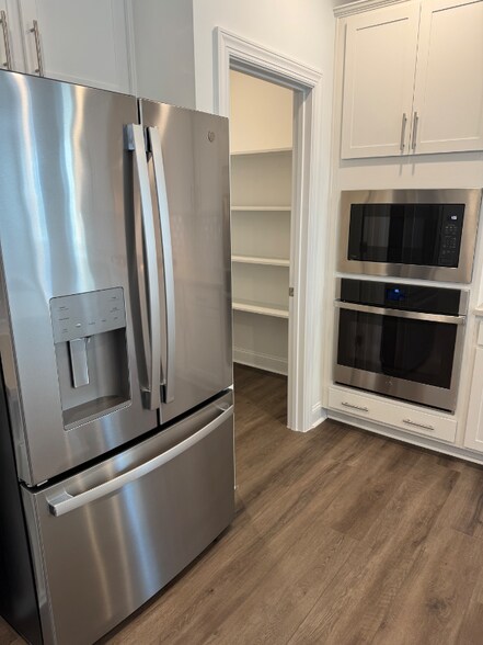 Building Photo - 708 Longleaf Grv Ln