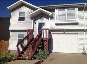 Building Photo - 541 Westwinds Dr