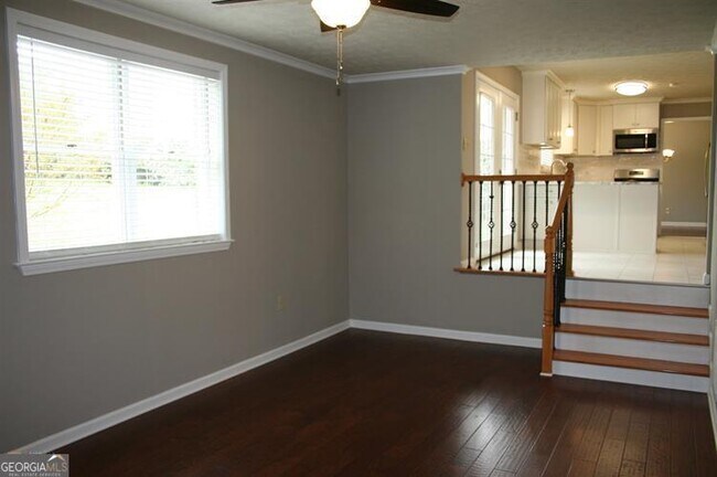 Building Photo - 6 Woodland Dr