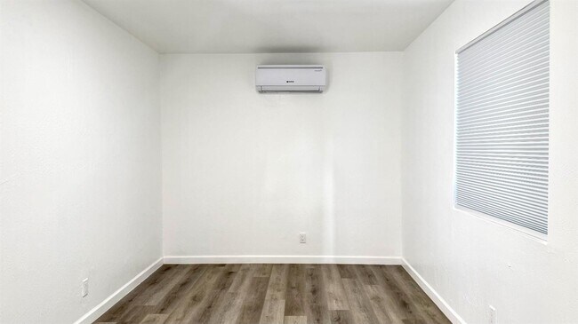 Building Photo - 10851 Hamill St