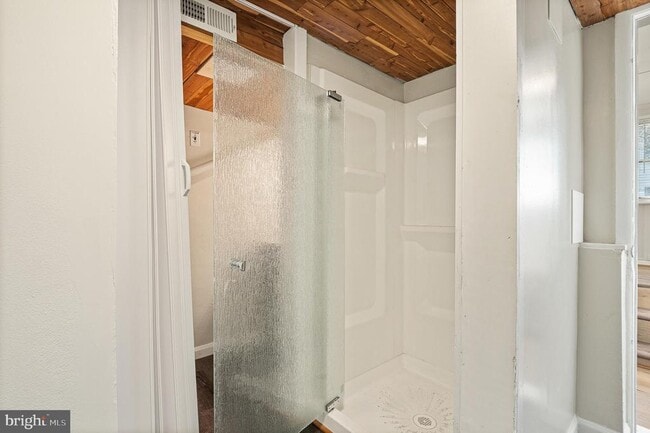 Building Photo - 312 N Hammonds Ferry Rd