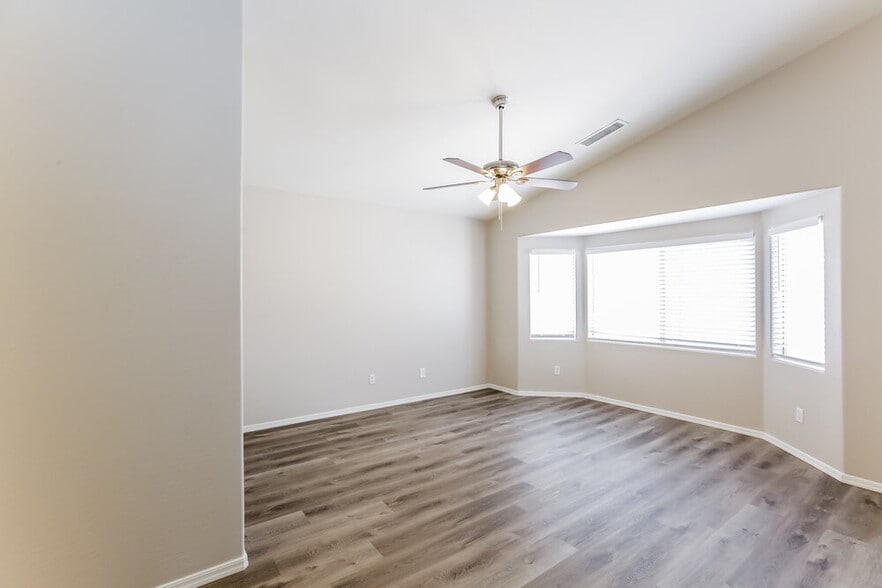 Building Photo - 2710 S 108th Ave