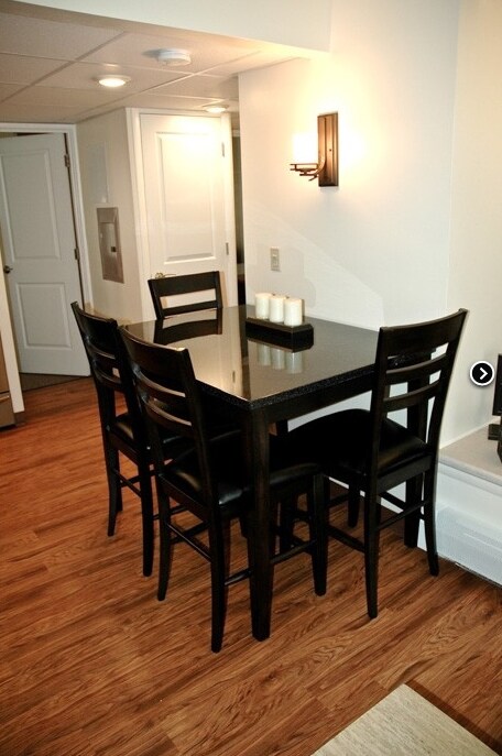 Interior Photo - Charmor Apartments