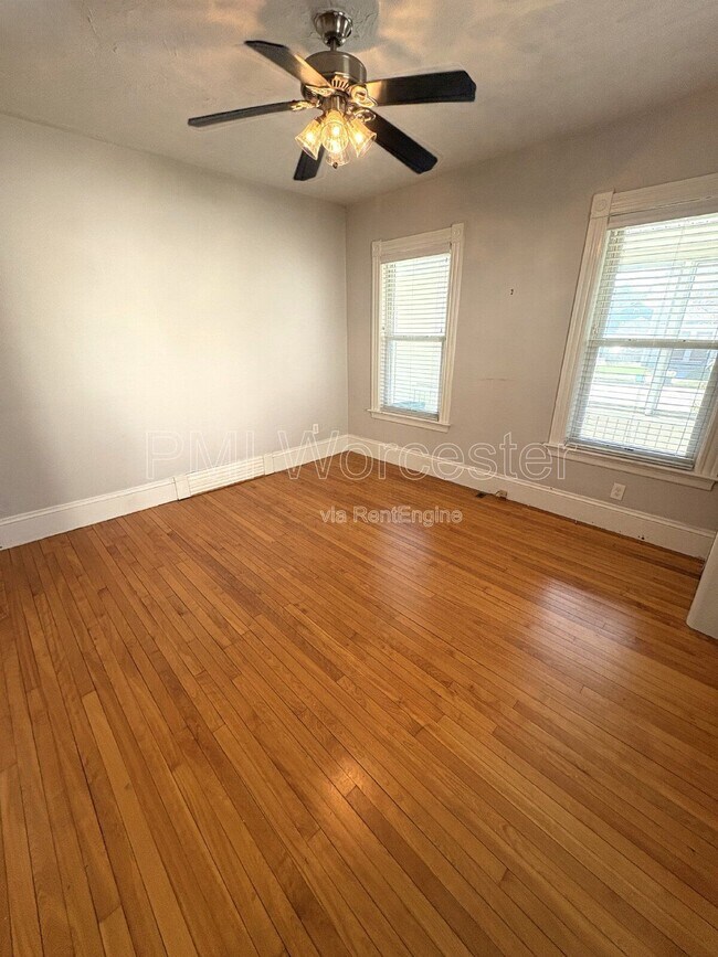 Building Photo - 27 June St