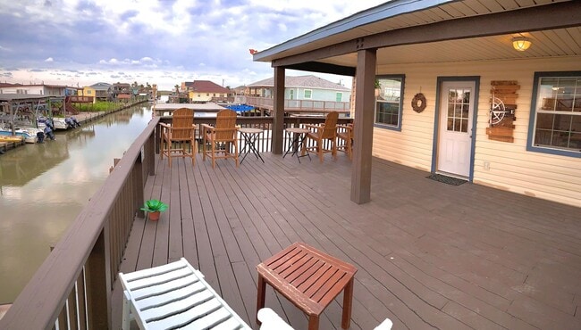 Building Photo - 215 Pompano Ln