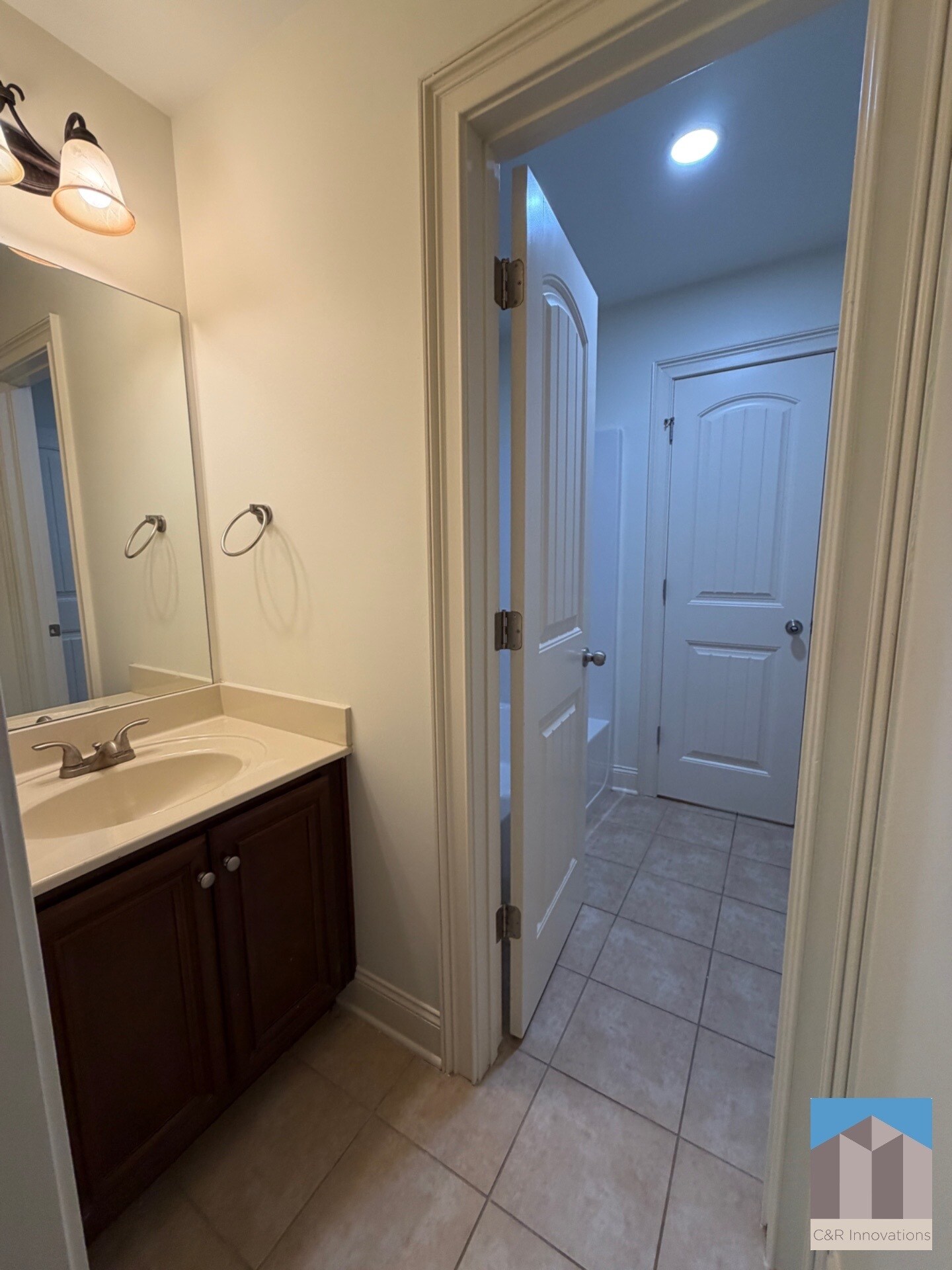 Building Photo - 4805 Carriage Bridge Ln