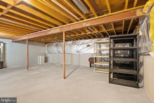 Building Photo - 13647 S Springs Dr