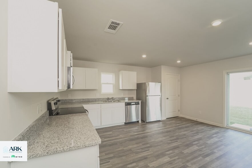 Building Photo - 688 Farmstead Trail