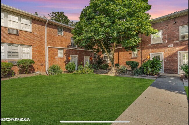 Primary Photo - 364 Westwood Ave