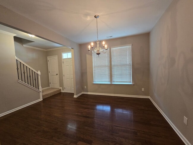 Building Photo - 271 River Oak St