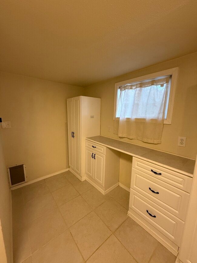 Building Photo - 11790 SW 90th Ave