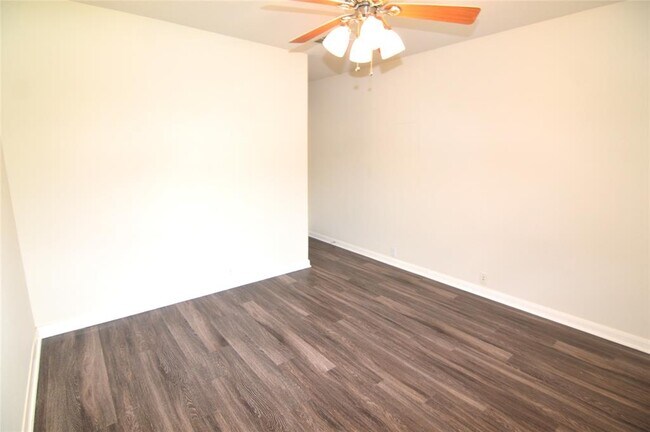 Building Photo - 801 Barefoot Cove
