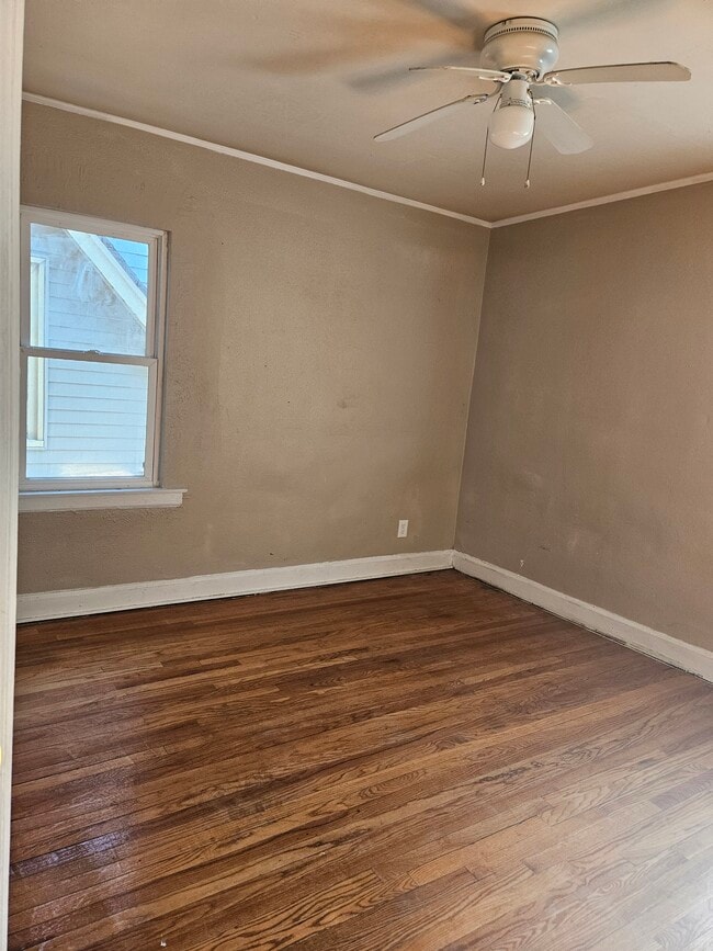 Building Photo - 14031 Cherrylawn St