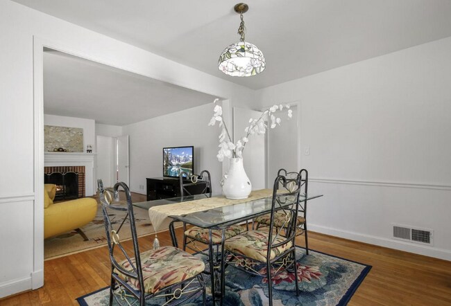 Building Photo - 5612 Massachusetts Ave