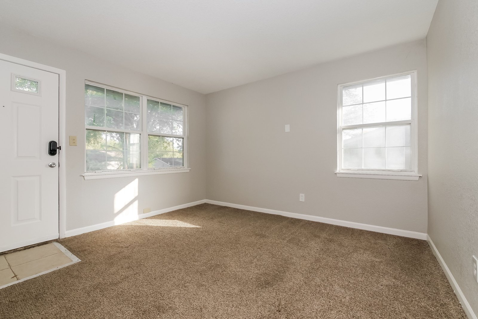 Building Photo - 6113 E 153 St