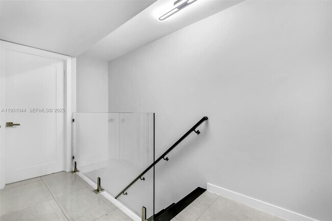 Building Photo - 8443 SW 137th Ave