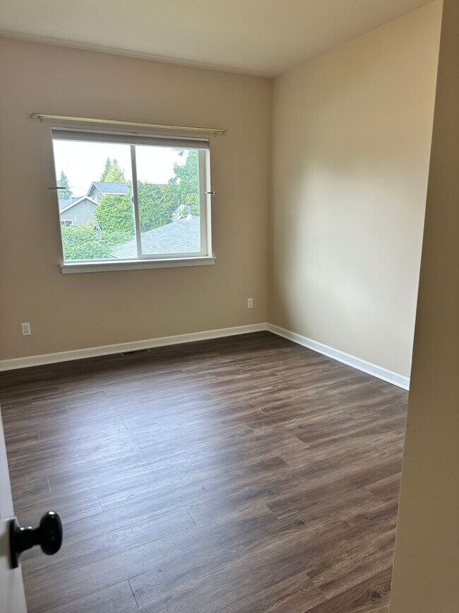 Building Photo - 5bd/2.5ba Renton House