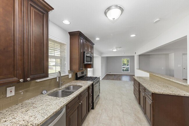 Building Photo - 1 br, 2 bath House - 1309 Lamp Post Lane S...