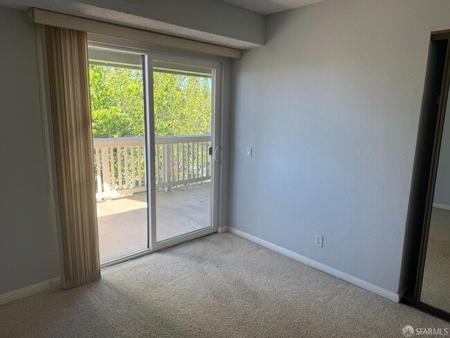 Building Photo - 3660 Knollwood Terrace
