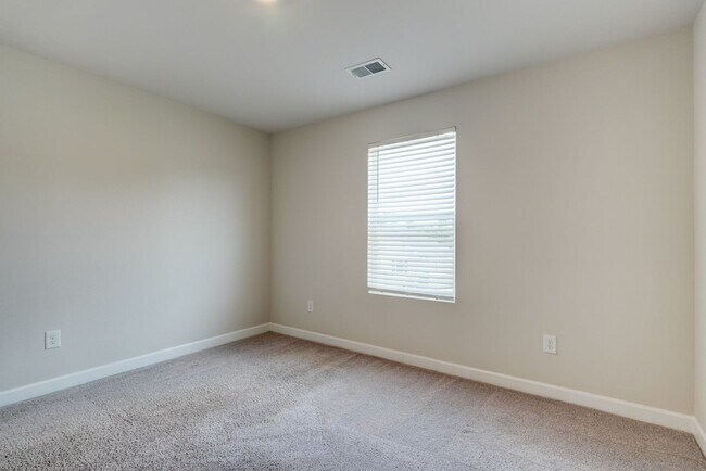 Building Photo - 123 Mainsail Wy