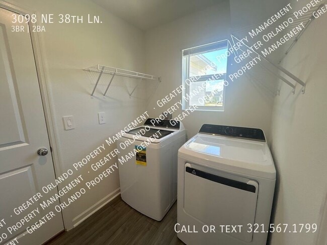 Building Photo - 3098 NE 38th Ln